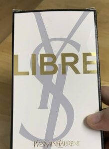 YSL Takashimaya 1 Hộp Thư Góp Ý